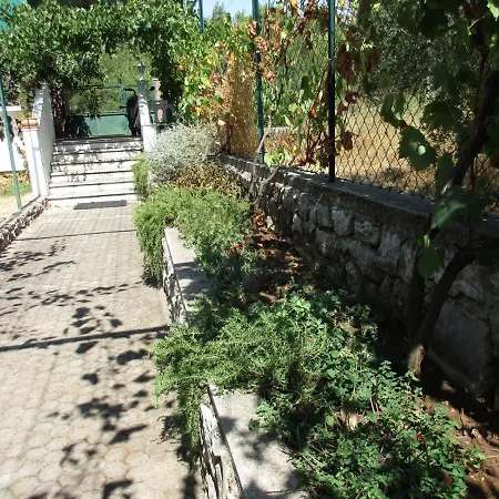 Studioapartment In Tribunj Mit Terrasse, Klimaanlage, W-lan, Waschmaschine 5040-2 * Tribunj (Sibenik-Knin)