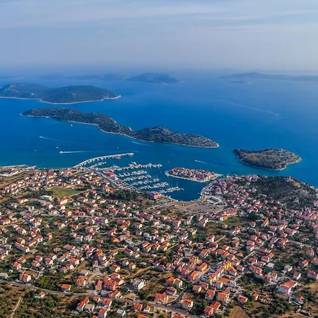 Studioapartment In Tribunj Mit Terrasse, Klimaanlage, W-lan, Waschmaschine 5040-2 * Tribunj (Sibenik-Knin)