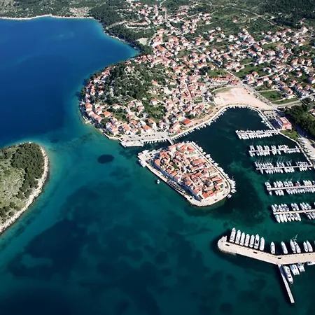 Studioapartment In Tribunj Mit Terrasse, Klimaanlage, W-lan, Waschmaschine 5040-2 Apartman *