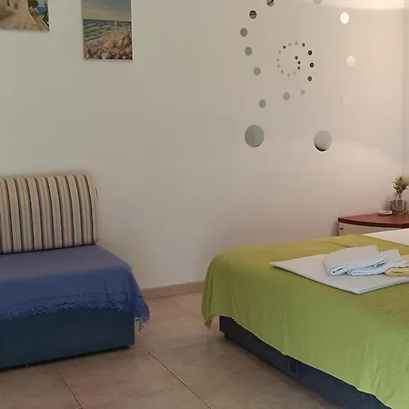 Studioapartment In Tribunj Mit Terrasse, Klimaanlage, W-lan, Waschmaschine 5040-2 * Tribalj