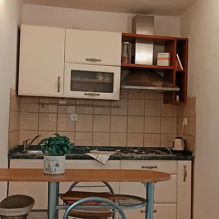 Studioapartment In Tribunj Mit Terrasse, Klimaanlage, W-lan, Waschmaschine 5040-2 Daire