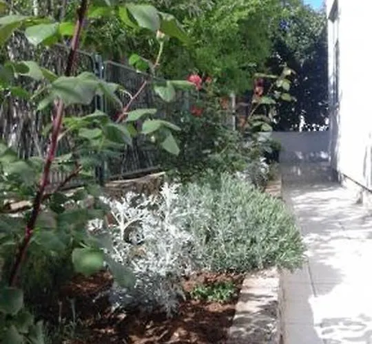 Studioapartment In Tribunj Mit Terrasse, Klimaanlage, W-lan, Waschmaschine 5040-2 *