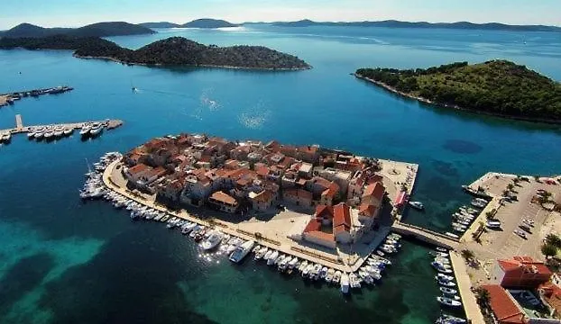 Studioapartment In Tribunj Mit Terrasse, Klimaanlage, W-lan, Waschmaschine 5040-2 Appartement *