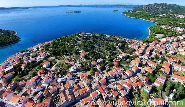 Studioapartment In Tribunj Mit Terrasse, Klimaanlage, W-lan, Waschmaschine 5040-2 Appartement