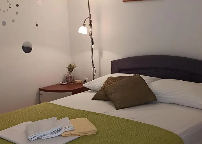 Studioapartment In Tribunj Mit Terrasse, Klimaanlage, W-lan, Waschmaschine 5040-2 Appartement *