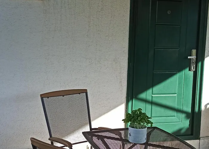 Studioapartment In Tribunj Mit Terrasse, Klimaanlage, W-lan, Waschmaschine 5040-2 Tribalj